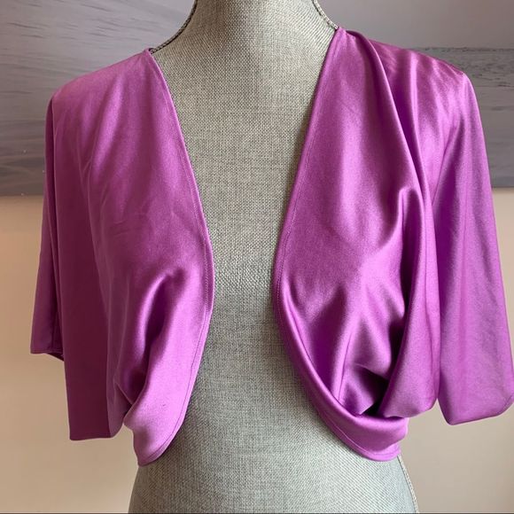 🌈 3/$20 Vintage satin shimmer purple shrug shawl - Picture 2 of 9